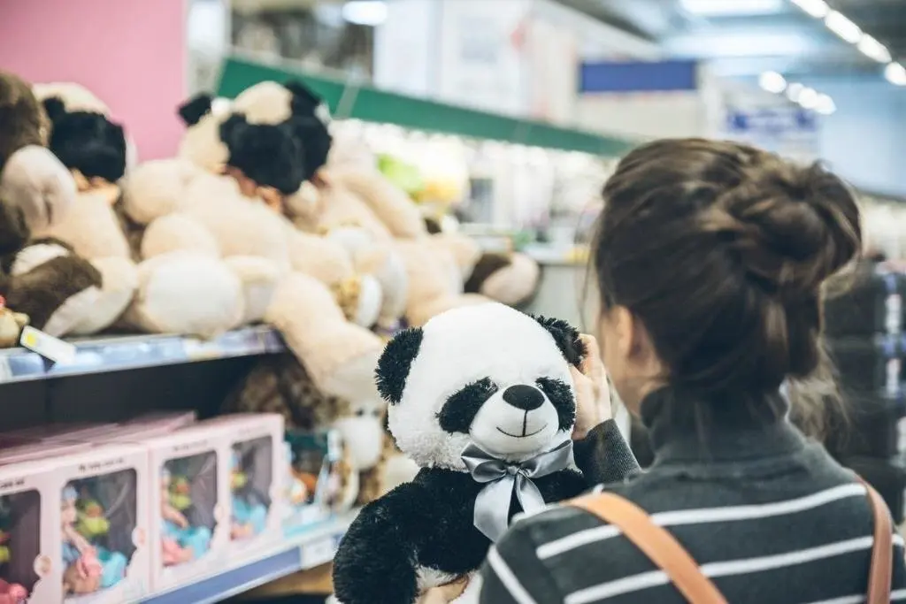 Los espa&ntilde;oles destinar&aacute;n 105 euros de media a comprar juguetes en Navidad