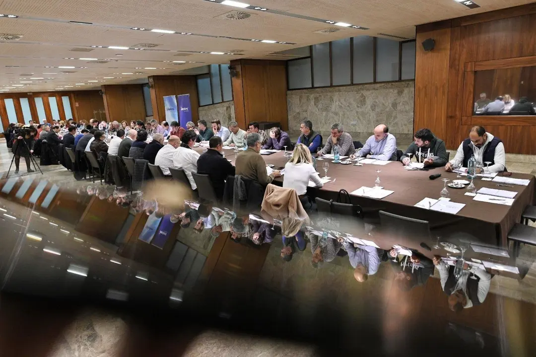 Reuni&oacute;n alcaldes PP c&aacute;ntabro