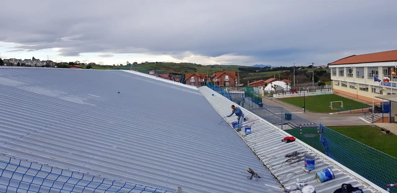 Obras cubiertas pabell&oacute;n municipal de Suances