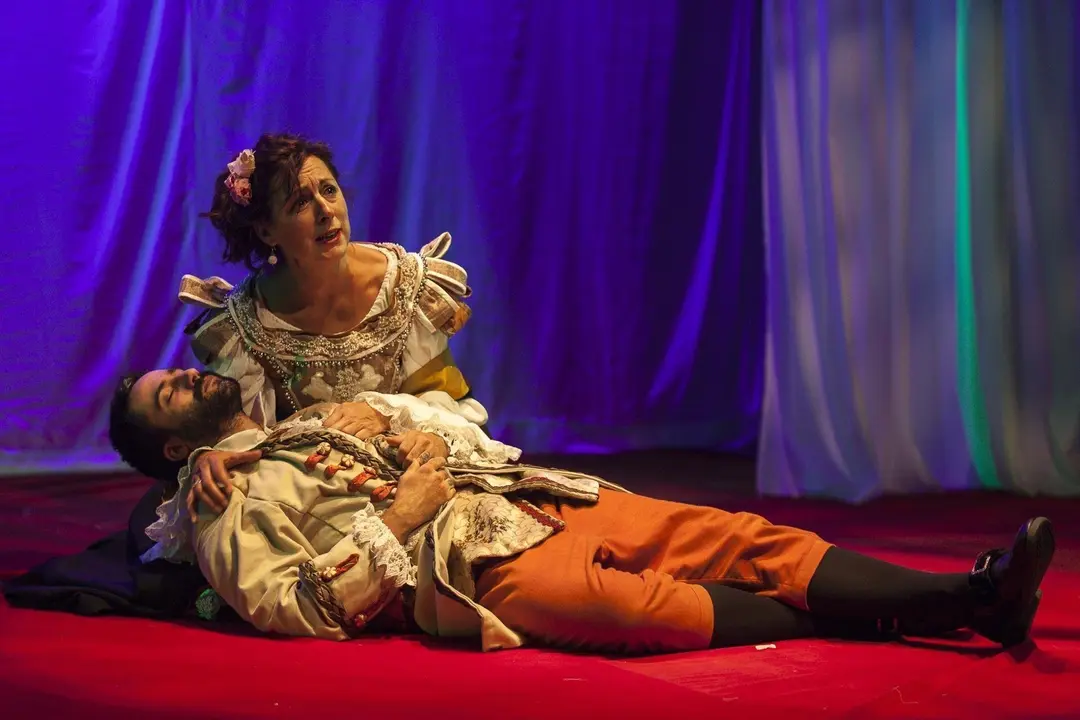 La Felguera, Langreo. Ensayo General Antes Del Estreno De La Comedia De Las Ilusiones, De Teatro Kumen En El Nuevo Teatro De La Felguera