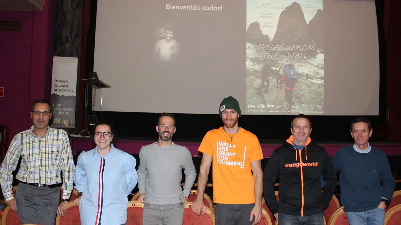 Finuco Mart&iacute;nez (segundo por la derecha) junto a los concejales Jos&eacute; Mar&iacute;a Mart&iacute;nez y Celia G&oacute;mez, el integrante del Club Tres Mares la Milana Angel Luengo, el  escalador Siebe Vanhee  y el tambien integrante del Clus Tres Mares La Milana Daniel Garc&iacute;a