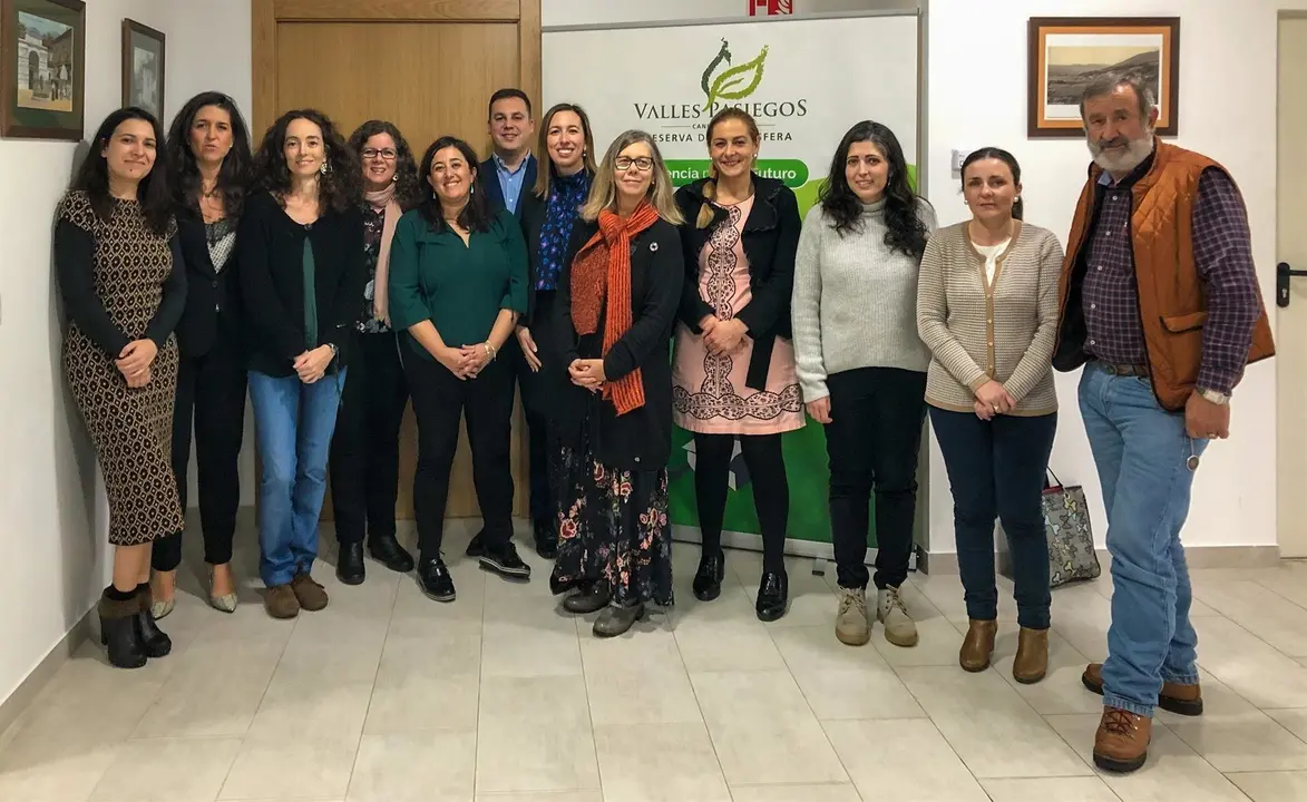 La consejera de Econom&iacute;a y Hacienda del Gobierno de Cantabria, Mar&iacute;a S&aacute;nchez, en la jornada 'Mujeres rurales. Mujeres visible' en Alceda (Corvera de Toranzo)