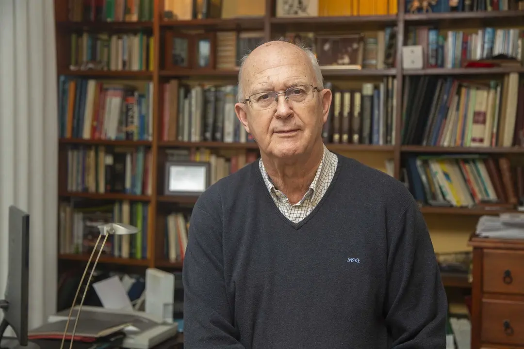 Santiago Echevarr&iacute;a, ex responsable del programa del Sida en el Hospital Valdecilla