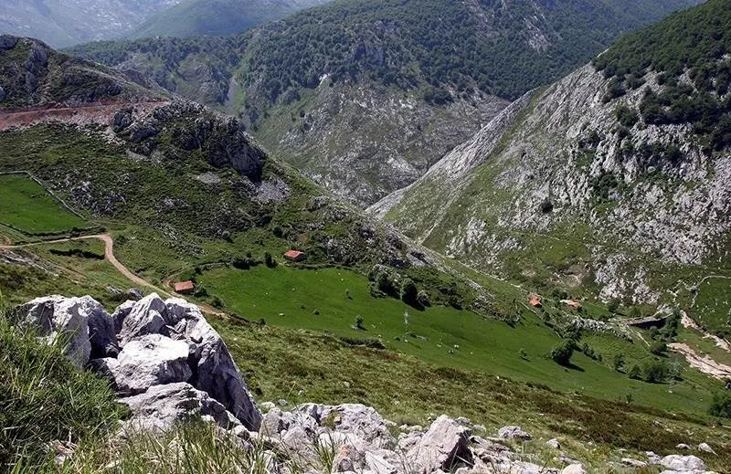 Paisaje de monta&ntilde;a de Cantabria