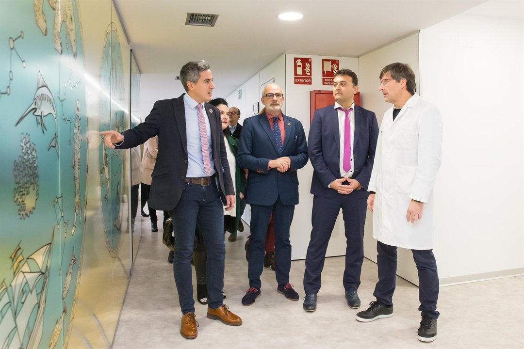 El vicepresidente del Gobierno, Pablo Zuloaga, y el consejero de Sanidad, Miguel Rodríguez, inauguran el nuevo consultorio médico de Rubayo (Marina de Cudeyo)