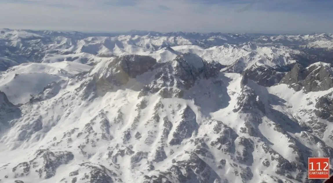 Vista de Picos de Europa desde el helic&oacute;ptero del 112