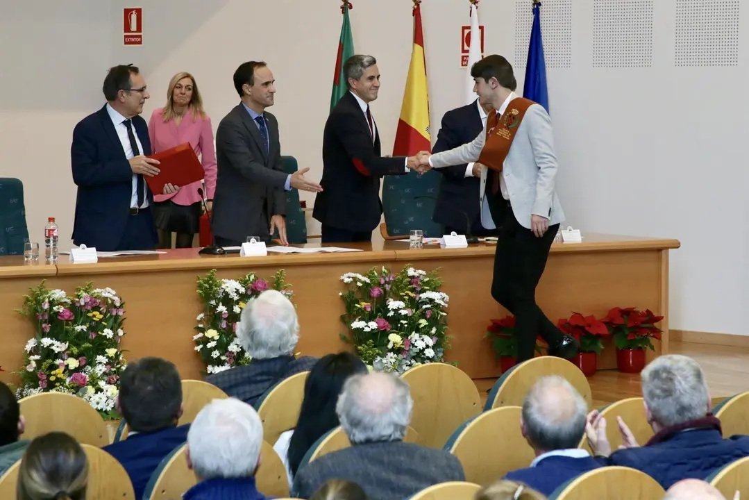 Acto de Escuela de Minas