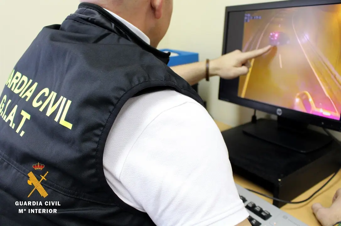 Rdo. Nota De Prensa (Guardia Civil Investiga A Un Hombre Por Conducir En Sentido Contrario Tras Darse La Vuelta En El Interior De Un Tunel)