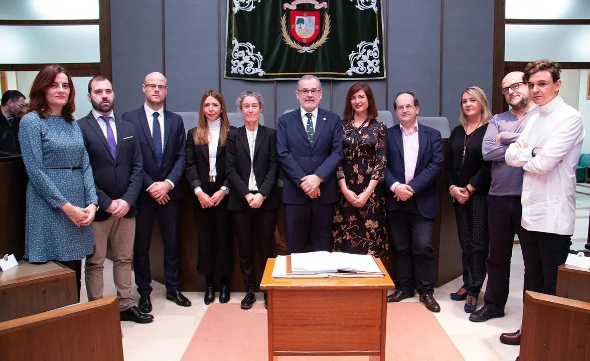 Nota Uc Toma De Posesi&oacute;n De Un Catedr&aacute;tico Y Ocho Profesores Titulares En Diversas &Aacute;reas De Conocimiento De La Uc