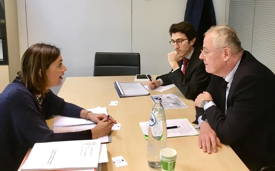 La consejera de Presidencia, Interior, Justicia y Acci&oacute;n Exterior de Cantabria, Paula Fern&aacute;ndez, se re&uacute;ne con el director del Centro de Emergencias de la UE y del sistema europeo de lucha contra cat&aacute;strofes (rescUE), Johannes Luchner