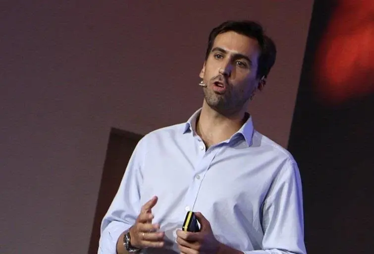 El director de inversiones de Openbank, Gonzalo Pradas, durante la presentaci&oacute;n de Openbank Wealth