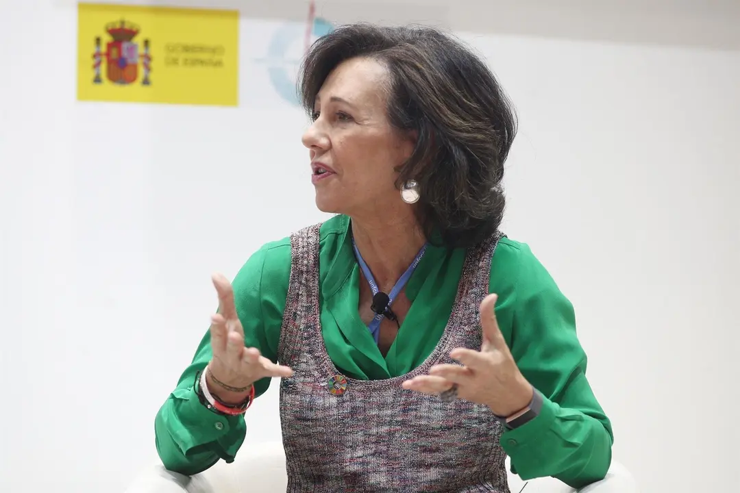 La presidenta del Banco Santander, Ana Bot&iacute;n durante su intervenci&oacute;n en una conferencia sobre financiaci&oacute;n del Acuerdo Par&iacute;s: `&iquest;c&oacute;mo movilizar a los inversores privados?&acute;, en la novena jornada de la Cumbre del Clima (COP25) 