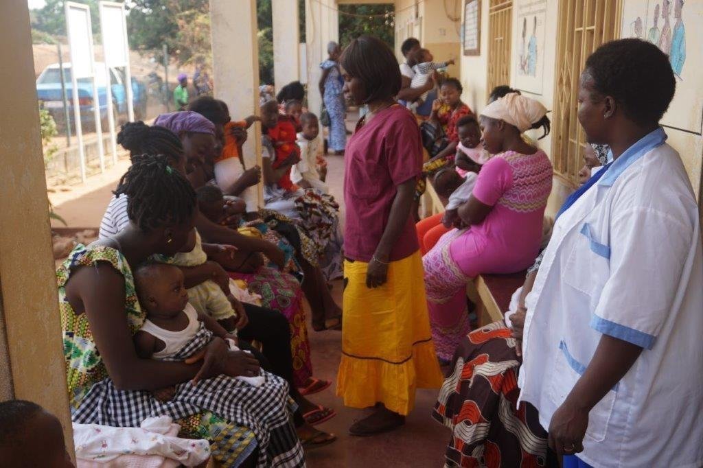 Sensibilización sobre salud infanitl en Guinea Bissau