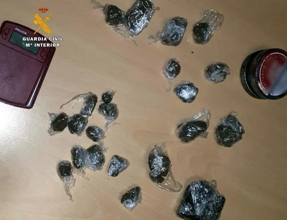 Rdo. Nota De Prensa Guardia Civil (Detenido En Gorzano Con M&aacute;s De Una Veintena De Trozos De Hachis)