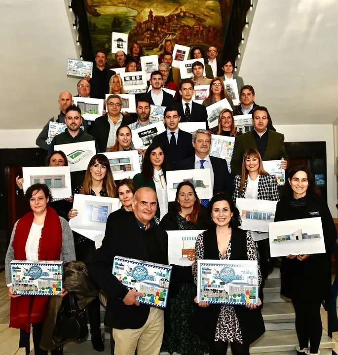 Presentaci&oacute;n del juego de mesa que reproduce comercios y calles de Santander