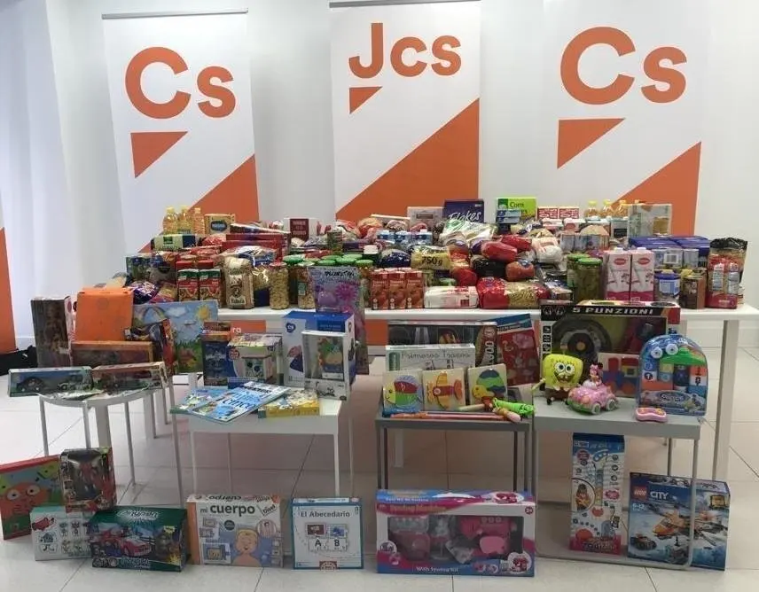 J&oacute;venes Ciudadanos organiza una recogida solidaria de juguetes y alimentos