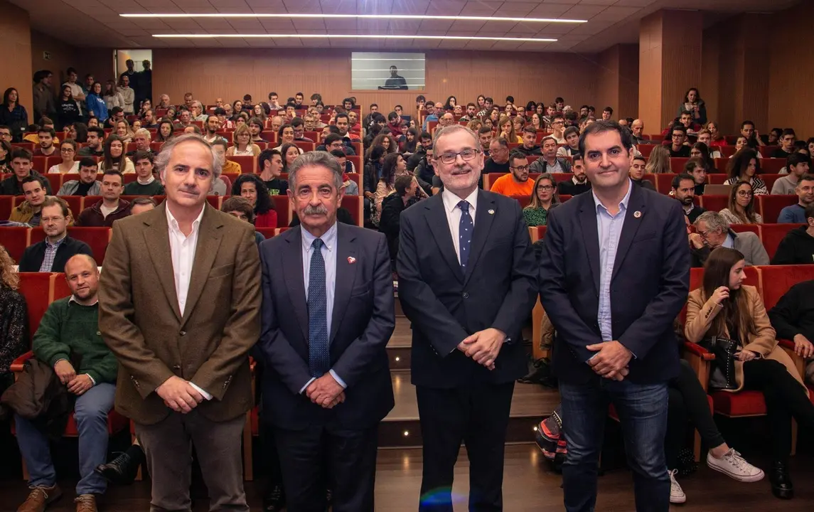 Revilla, Pazos, Losada y Guti&eacute;rrez en la jornada sobre el cambio clim&aacute;tico en la UC
