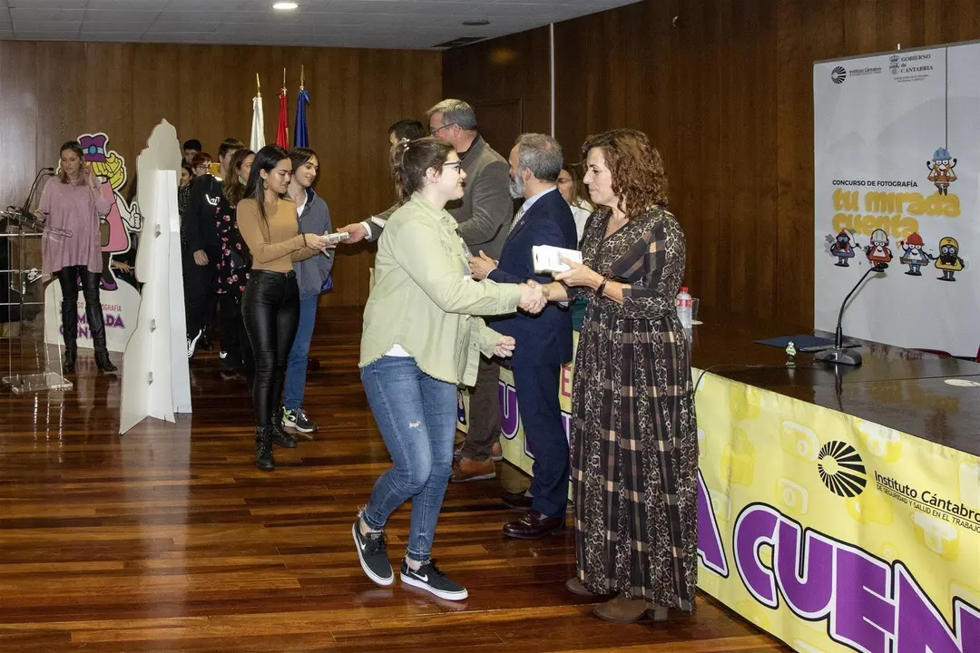 La consejera de Empleo y Pol&iacute;ticas Sociales, Ana Bel&eacute;n &Aacute;lvarez, asiste a la entrega de premios del XI Concurso de Fotograf&iacute;a &lsquo;Tu mirada cuenta&rsquo;