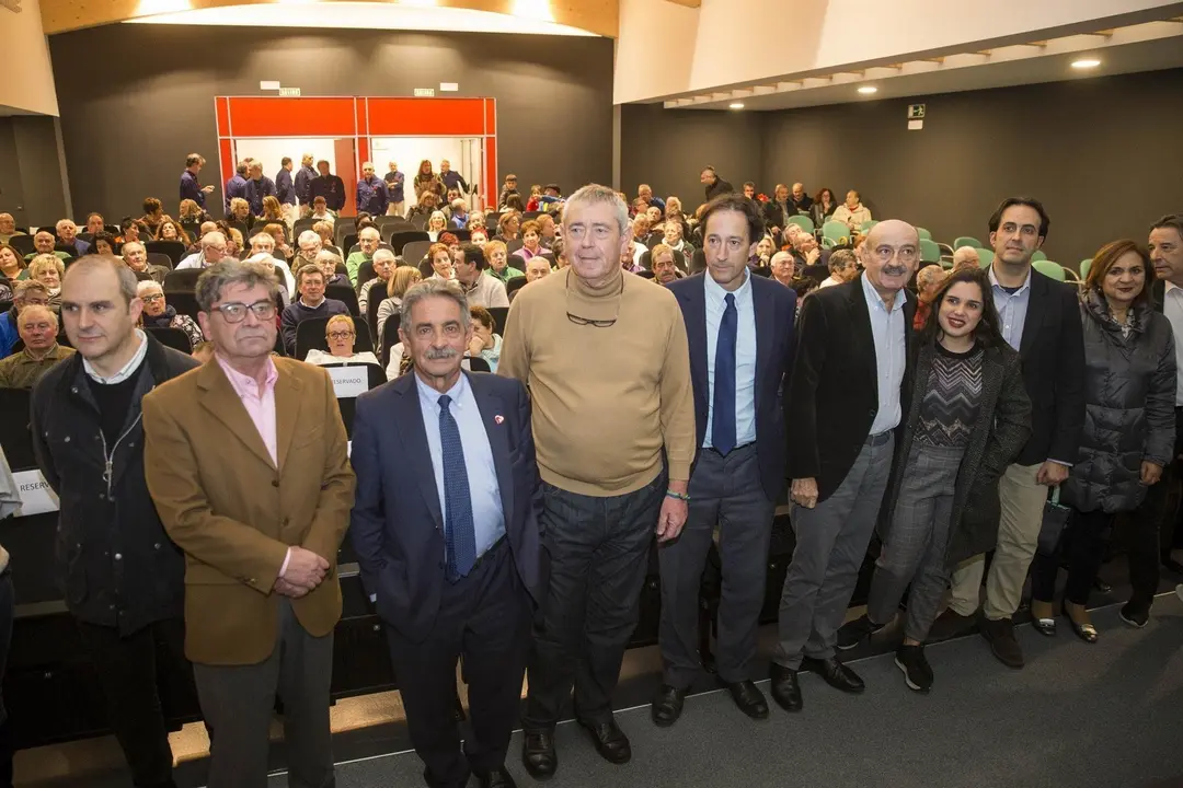 Inauguraci&oacute;n del auditorio municipal de Ajo