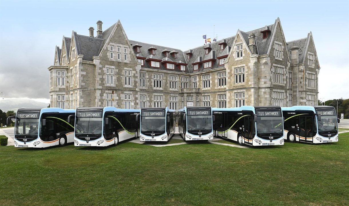 Imagen de los últimos autobuses híbridos adquiridos por el Ayuntamiento para el Transporte Urbano de Santander (TUS)