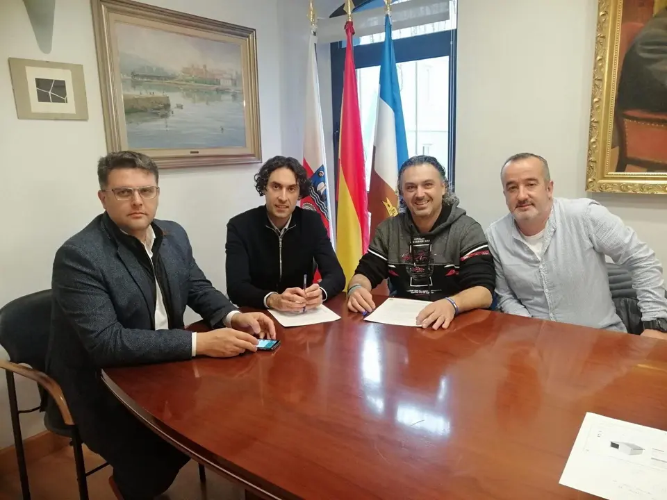 El Ayuntamiento de Astillero firma el convenio de colaboraci&oacute;n con el Colectivo Solidario La Fondona