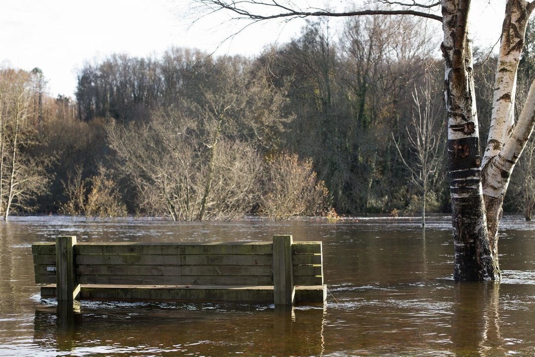 Un parque queda inundado debido al desbordamiento del Río Miño como consecuencia de las intensas lluvias caidas en los ultimos dos meses