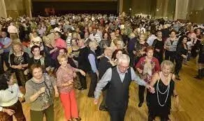 tradicional fiesta navidad mayores archivo