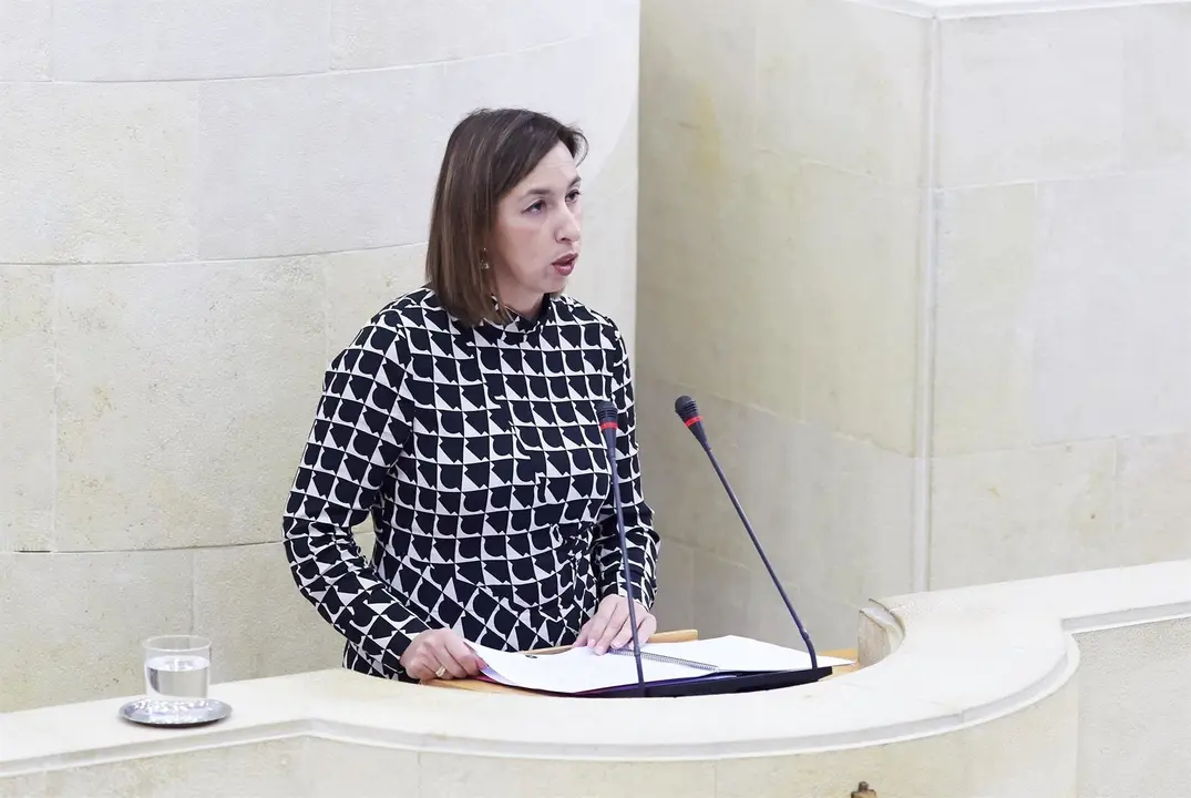 La consejera socialista de Econom&iacute;a y Hacienda de Cantabria, Mar&iacute;a S&aacute;nchez, interviene durante la sesi&oacute;n plenaria en el Parlamento de Cantabria para la aprobaci&oacute;n de los Presupuestos de 2020, en Santander (Espa&ntilde;a), a 19 de diciembre de 2019.