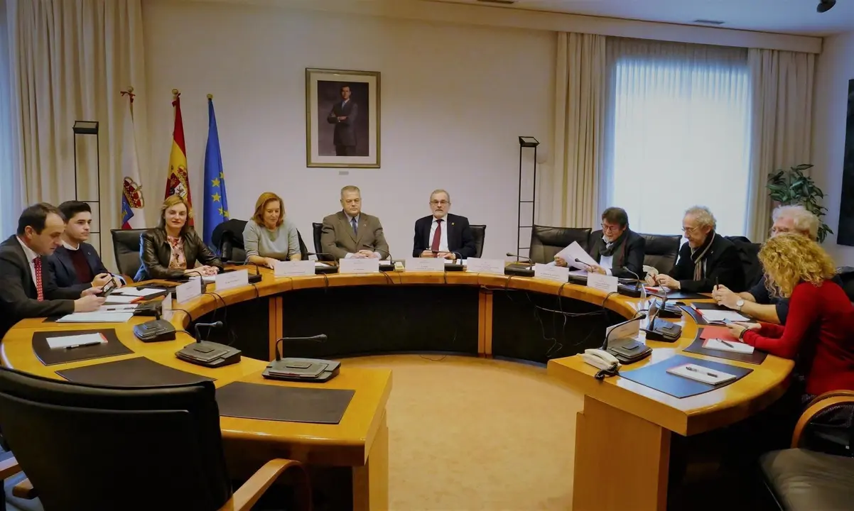 Reuni&oacute;n de la comisi&oacute;n mixta Parlamento-Universidad