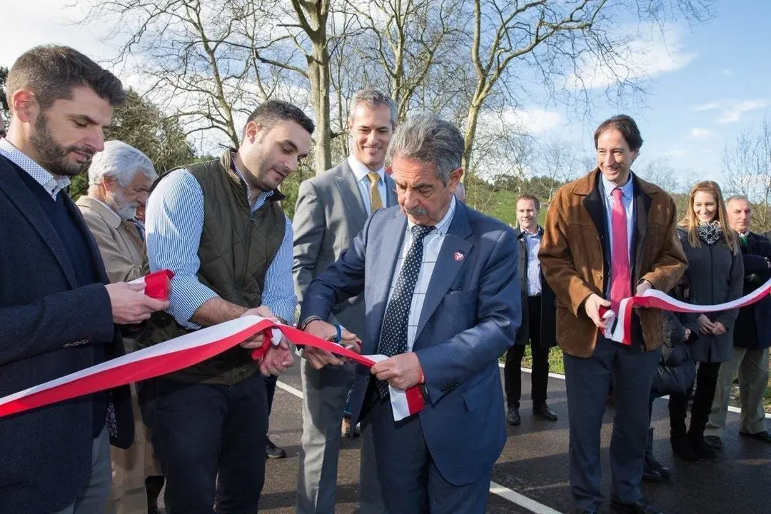 Inauguraci&oacute;n de la carretera