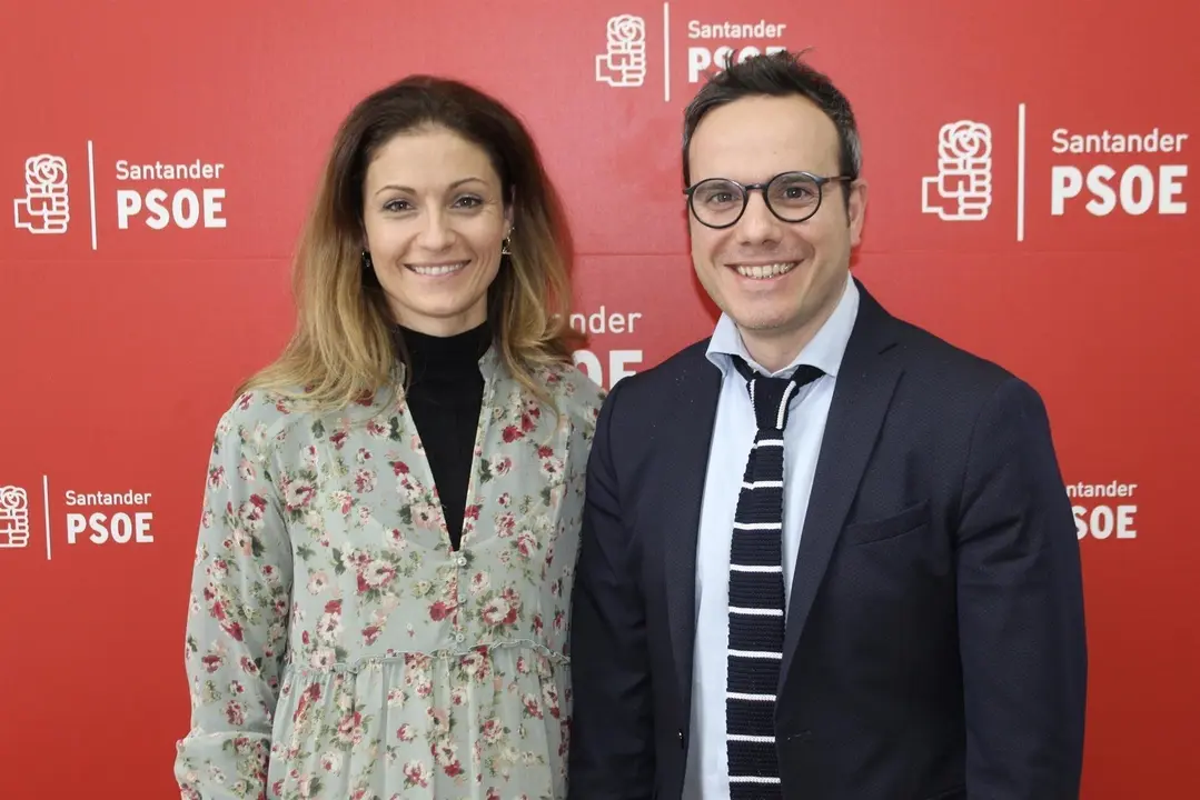 Los concejales del PSOE Ainoa Qui&ntilde;ones y N&eacute;stor Serrano tras la reuni&oacute;n del Consejo Rector del IMD