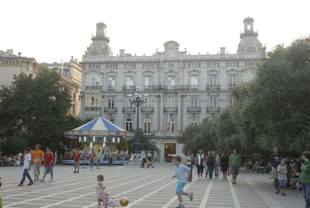 Fachada del Edificio del Club de Regatas ubicado en la Plaza de Pombo