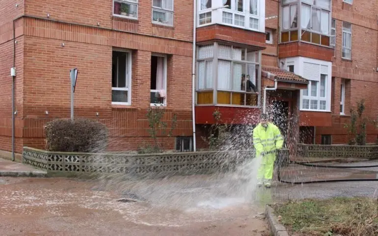 Inundaciones-limpueza-agua-770x481