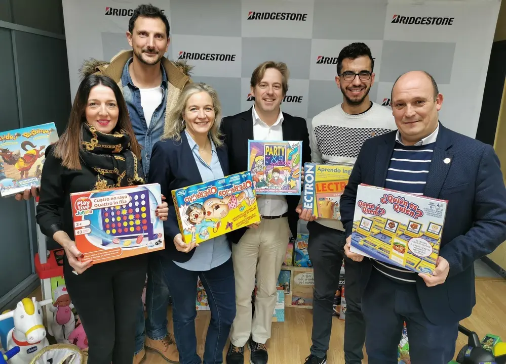 Juguetes donados por Bridgestone