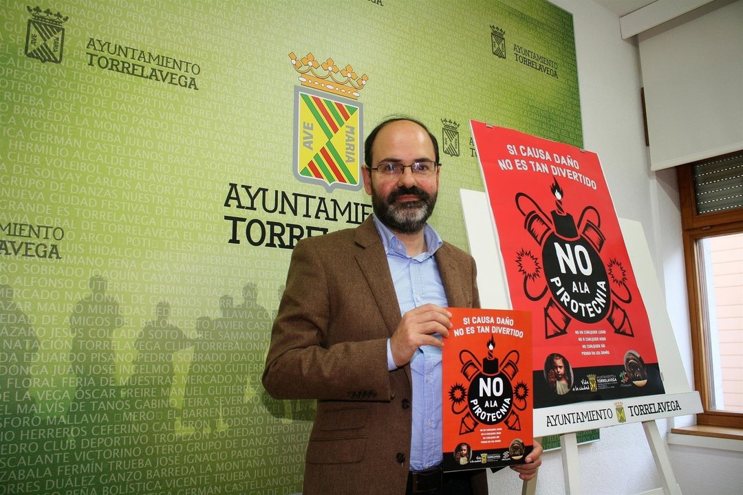 Urraca presenta la campaña de concienciación sobre el uso de la pirotecnia en Nochevieja