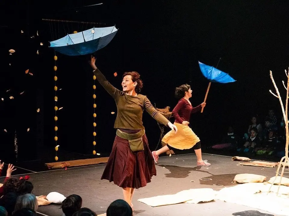 SILFO TEATRO-LA LUNA EN EL JARDIN