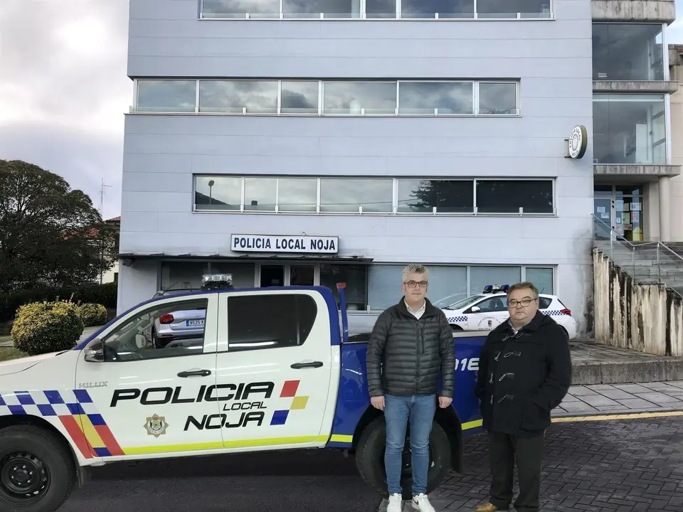 Coches Polic&iacute;a Local Noja