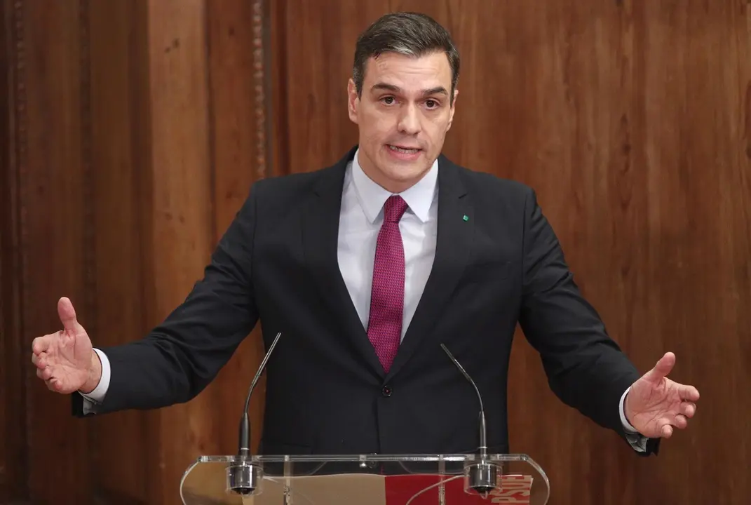El presidente del Gobierno en funciones, Pedro S&aacute;nchez, durante su intervenci&oacute;n en el acto de presentaci&oacute;n del programa de Gobierno del PSOE y Unidas Podemos, en el Congreso de los Diputados, Madrid (Espa&ntilde;a), a 30 de diciembre de 2019.