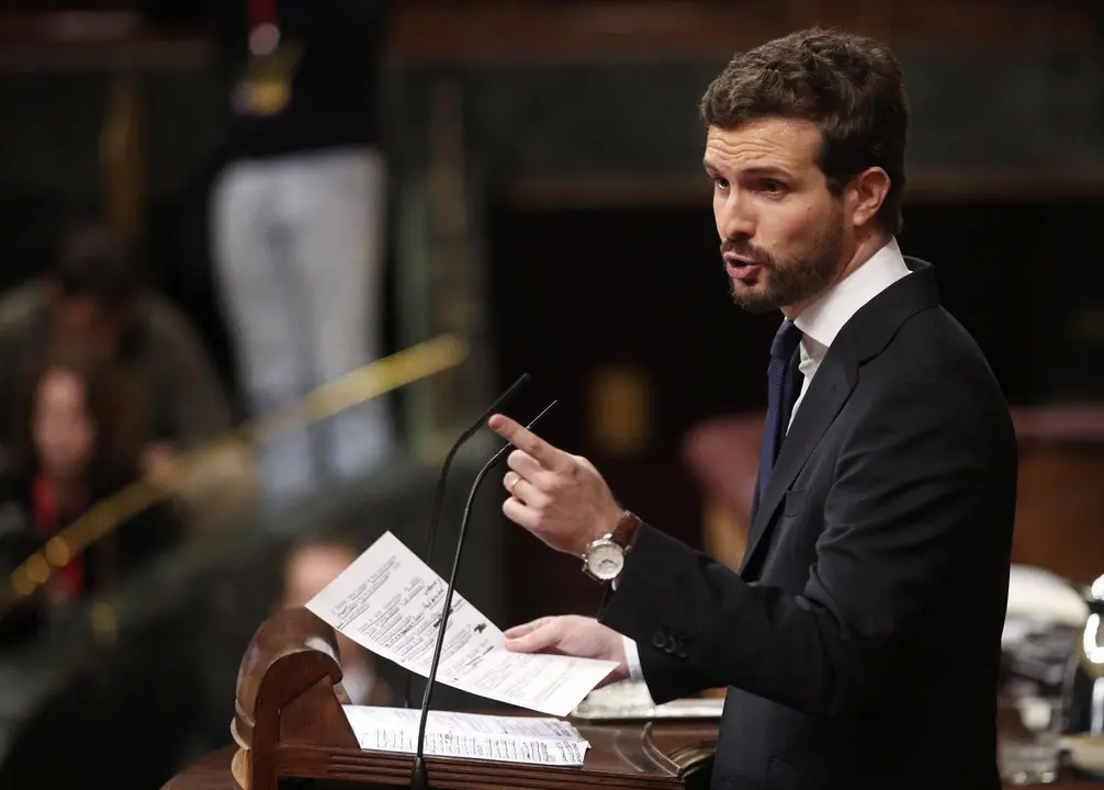 EuropaPress_2572900_El_presidente_del_PP_Pablo_Casado_interviene_desde_la_tribuna_del_Congreso_de_los_Diputados_en_la_primera_sesión_del_debate_de_investidura_del_candidato_socialista_a_la_Presidencia_de_Gobierno_en_la_XIV_Legislatura_en_M