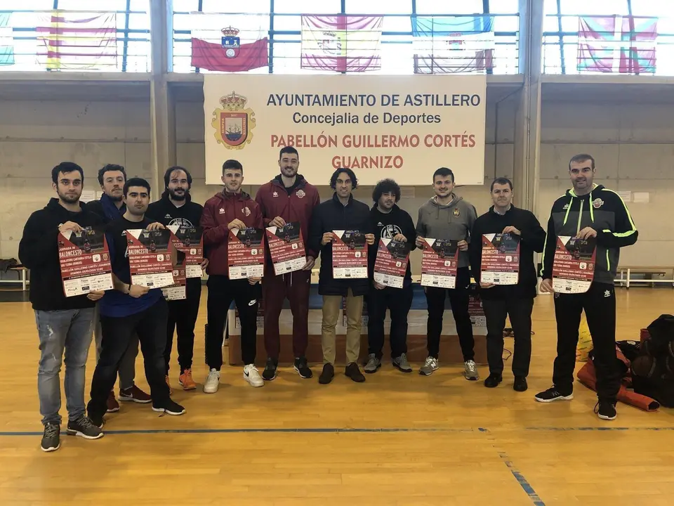El CD Estela de baloncesto en el pabell&oacute;n Guillermo Cort&eacute;s de Guarnizo
