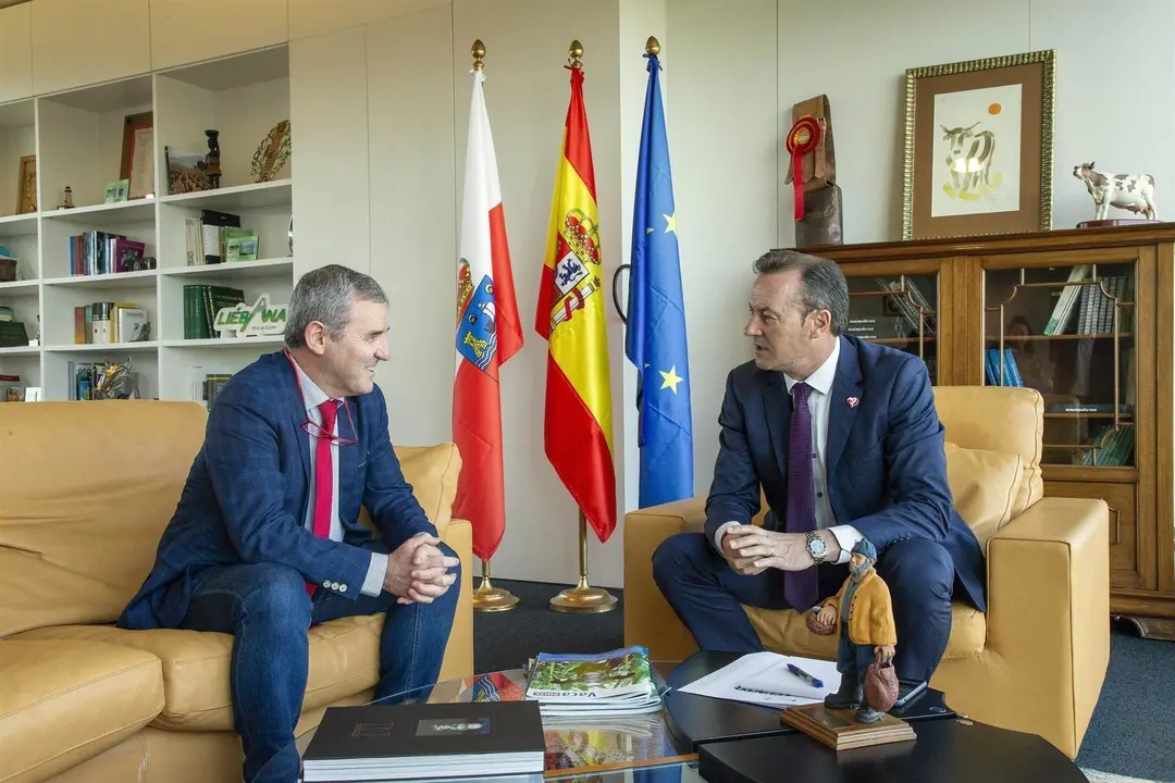 11:30 Despacho Del Consejero El Consejero De Desarrollo Rural, Ganader&iacute;a, Pesca, Alimentaci&oacute;n Y Medio Ambiente, Guillermo Blanco, Recibe Al Alcalde De Santa Cruz De Bezana, Alberto Garc&iacute;a.   Nr &copy; 7 Ene 20