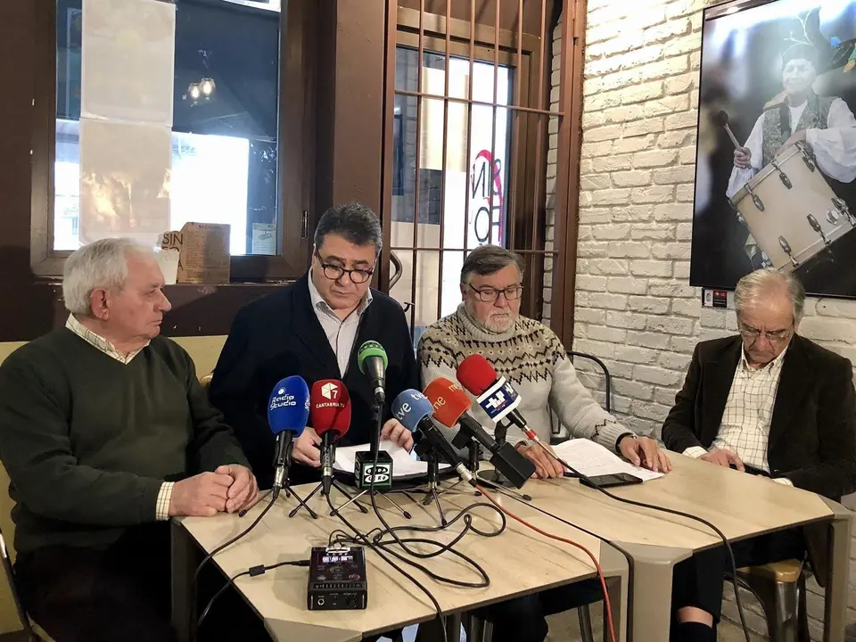 El grupo de Opini&oacute;n Quercus y la Asociaci&oacute;n Amigos de Torrelavega se han unido para solicitar al Ayuntamiento de Torrelavega la creaci&oacute;n de un Museo de Arte Local