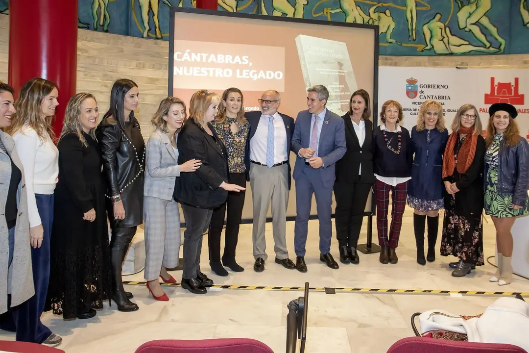 Presentaci&oacute;n del libro 'C&aacute;ntabras, nuestro legado' en la sala Griega del Palacio de Festivales