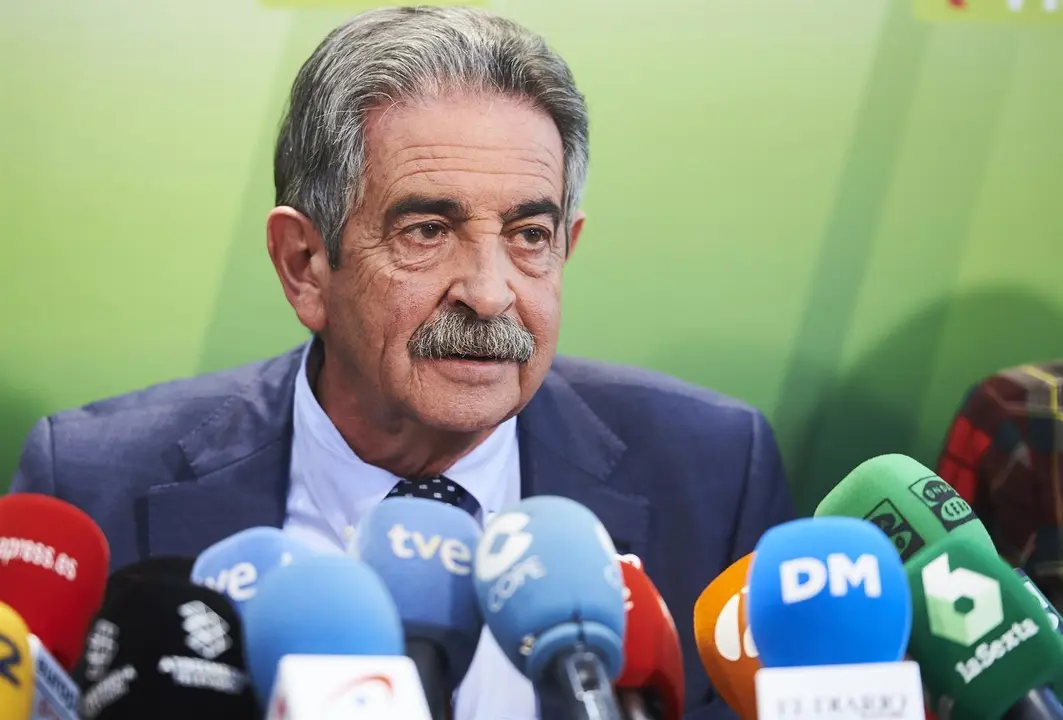 El secretario general del PRC, Miguel &Aacute;ngel Revilla, en rueda de prensa para informar sobre la situaci&oacute;n del partido tras el 'NO' a la investidura de S&aacute;nchez el pasado 7 de enero, en Santander /Cantabria (Espa&ntilde;a), a 9 de enero de 2020.