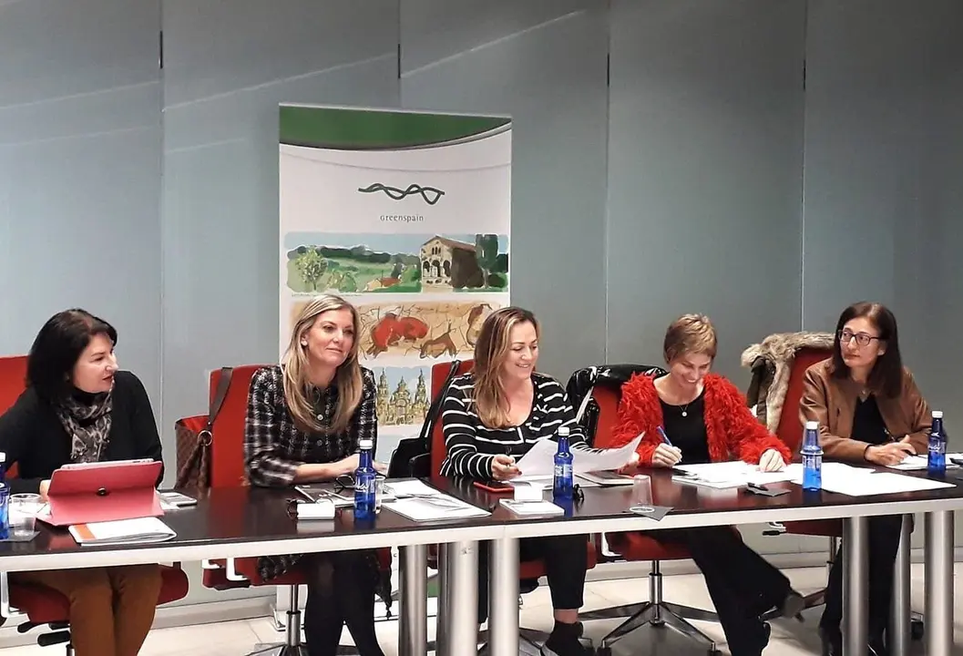 [Grupoasturias] Np Y Fotos Viceconsejera Turismo Reuni&oacute;n Espa&ntilde;a Verde
