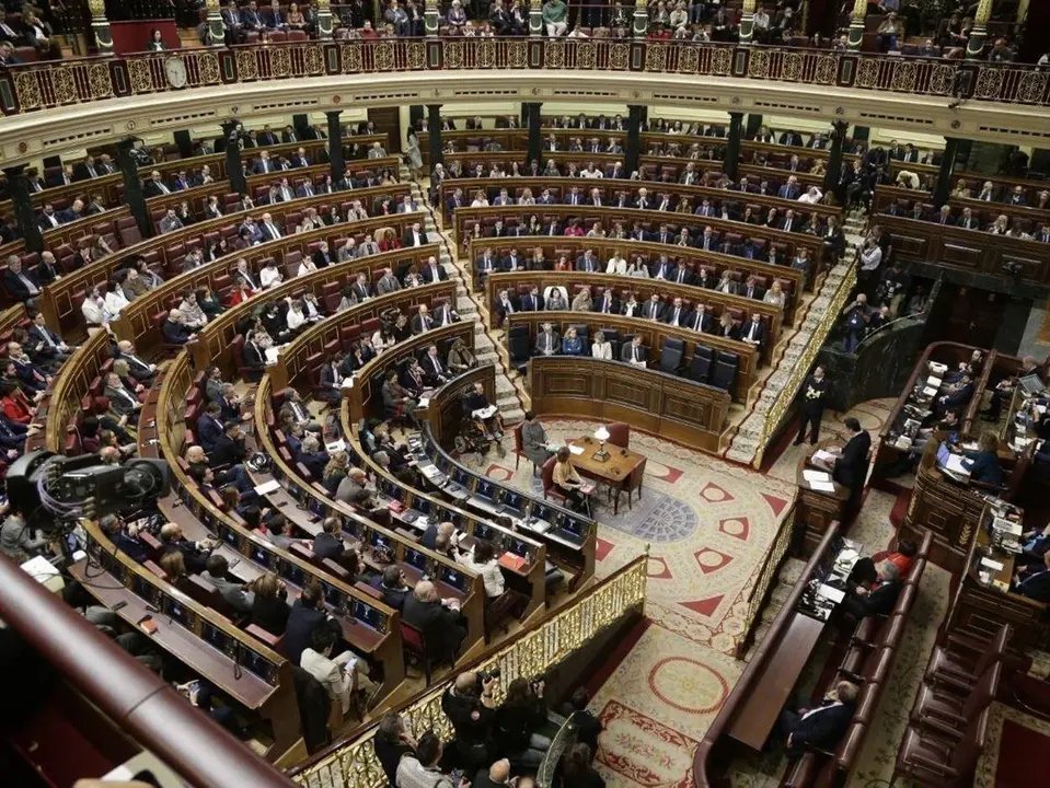 Vista general del hemiciclo en la XIV Legislatura en la sesi&oacute;n de investidura