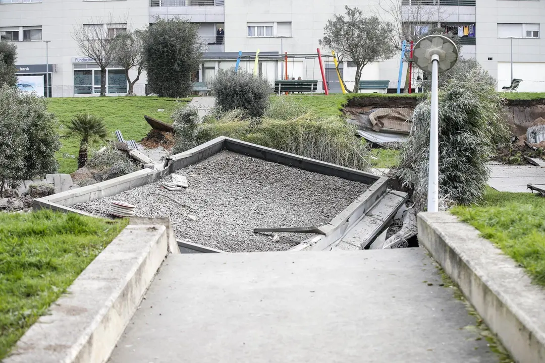 DAVID S. BUSTAMANTE 13/01/2020 SANTANDER/ CANTABRIA Hundimiento de un parking subterrraneo y un parque infantil en Santander