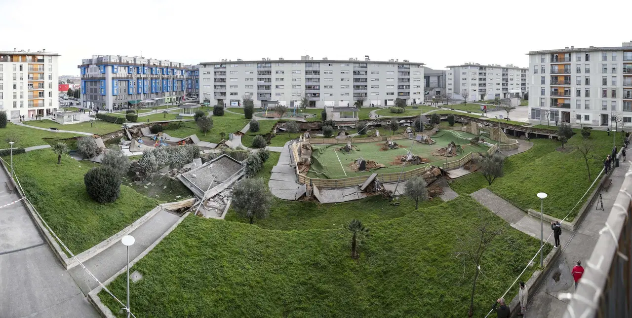 DAVID S. BUSTAMANTE 13/01/2020 SANTANDER/ CANTABRIA Hundimiento de un parking subterrraneo y un parque infantil en Santander