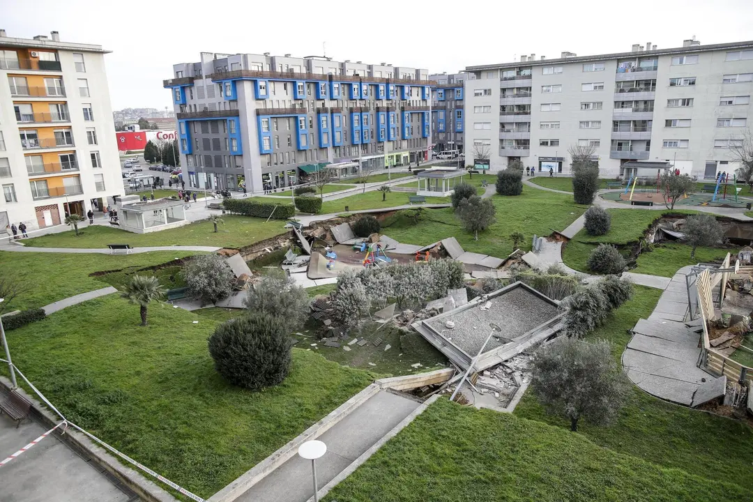 DAVID S. BUSTAMANTE 13/01/2020 SANTANDER/ CANTABRIA Hundimiento de un parking subterrraneo y un parque infantil en Santander