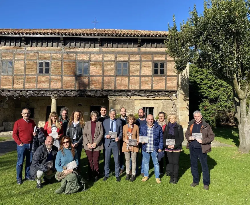 El vicepresidente regional, Pablo Zuloaga, presenta la nueva gu&iacute;a de centros y museos etnogr&aacute;ficos de Cantabria